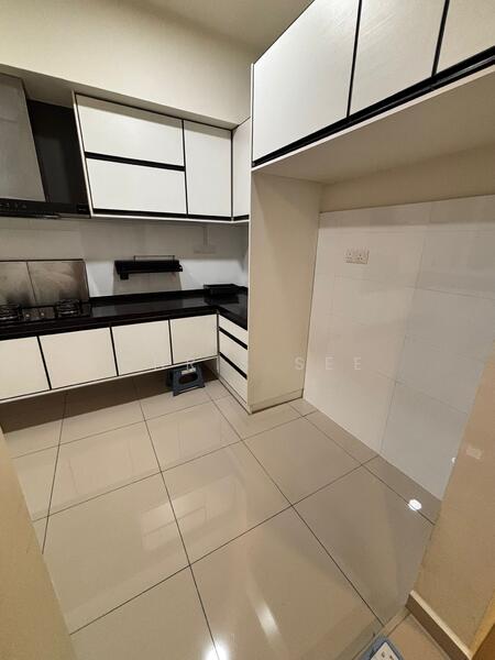 Untuk Disewa - Brand new largest condo 1335sf partly furnished low density privacy environment