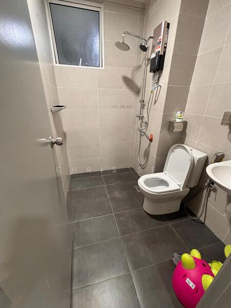 Untuk Disewa - Brand new largest condo 1335sf partly furnished low density privacy environment