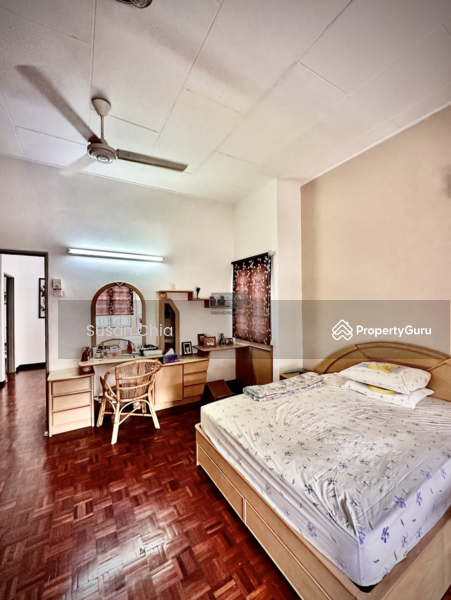 For Sale - A Double-Storey Semi-Detached House in Air Itam.