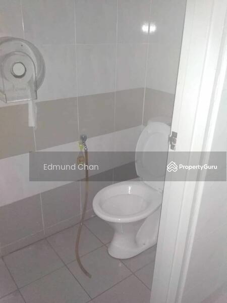 Untuk Disewa - Jaya One corner Office, Petaling Jaya, facing main road