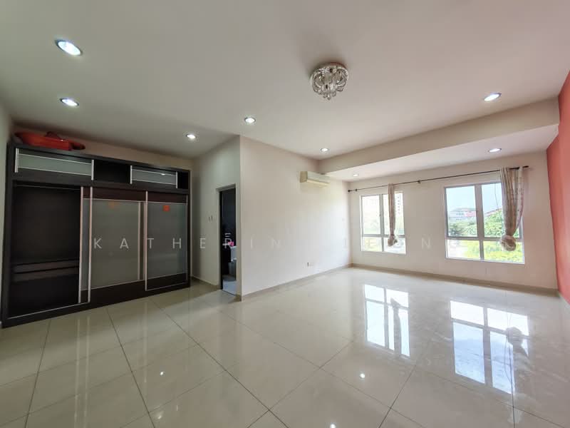 2-storey Terraced House for Sale in Serdang (Seri Kembangan) - Katherine Leong - Living Room - PropertyGuru.com.my