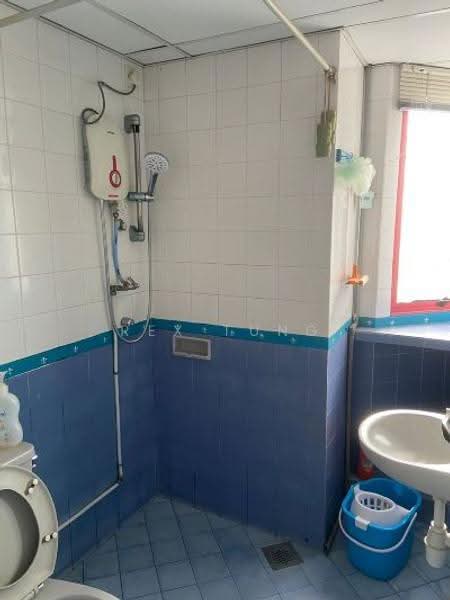 Pangsapuri untuk Disewa di Scotland Park - Rex Tung - Bathroom - PropertyGuru.com.my