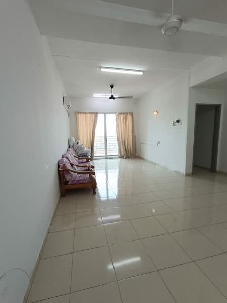 Pangsapuri untuk Dijual di Tanjung Permai De Centro - Yzan Cheng - Living Room - PropertyGuru.com.my