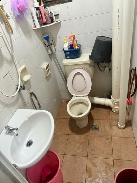 Condominium for Sale at Taman Desa Relau 2 - Jacky Yeoh - Bathroom - PropertyGuru.com.my