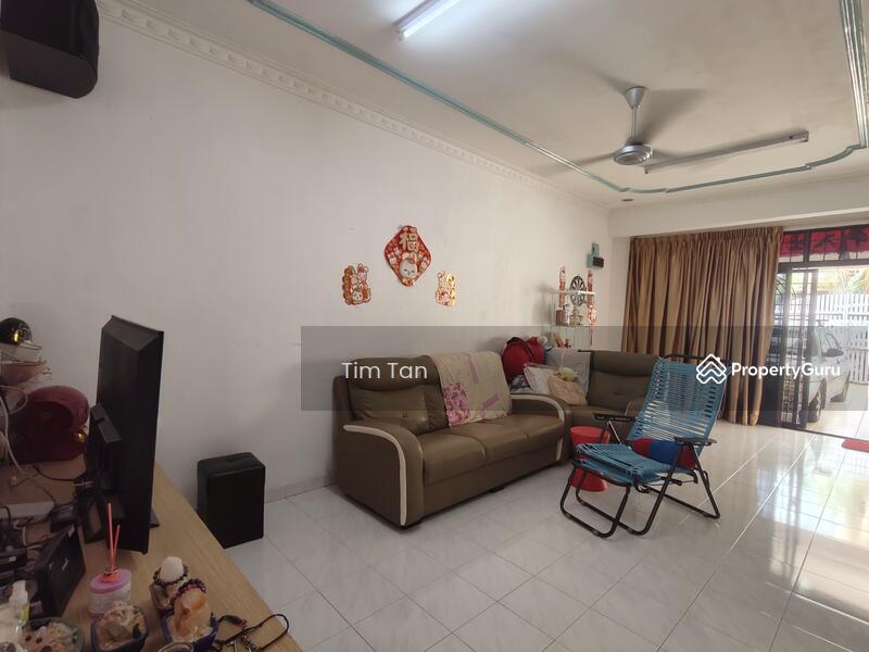 Taman Johor Jaya, Johor Bahru, Johor, 3 Bedrooms, 1080 sqft, T SALE, by