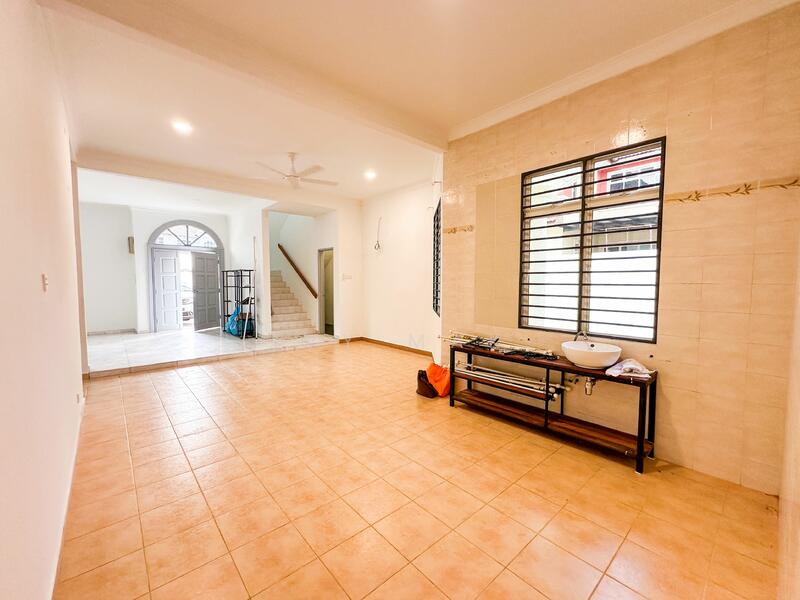 dry kitchen & dining