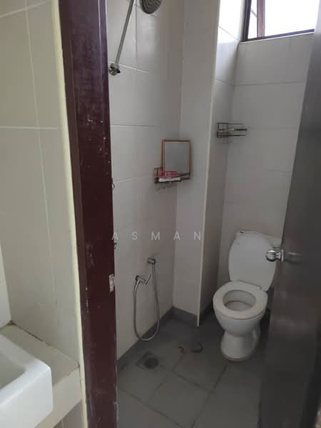 Kedai / Pejabat untuk Disewa di Bukit Jelutong (Shah Alam) - Asman Samsudin - Bathroom - PropertyGuru.com.my