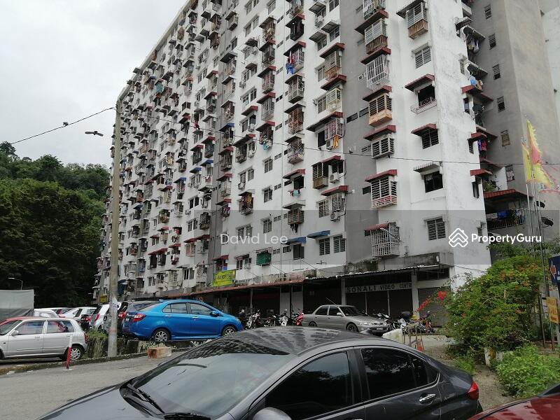 Untuk Dijual - Ground floor Shoplot of Farlim Flat 4A