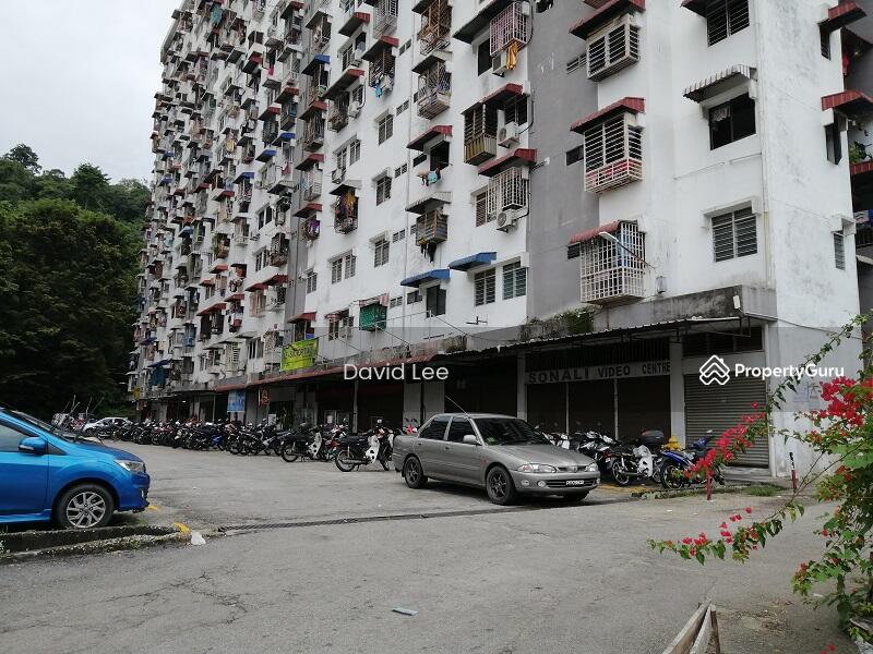 Untuk Dijual - Ground floor Shoplot of Farlim Flat 4A
