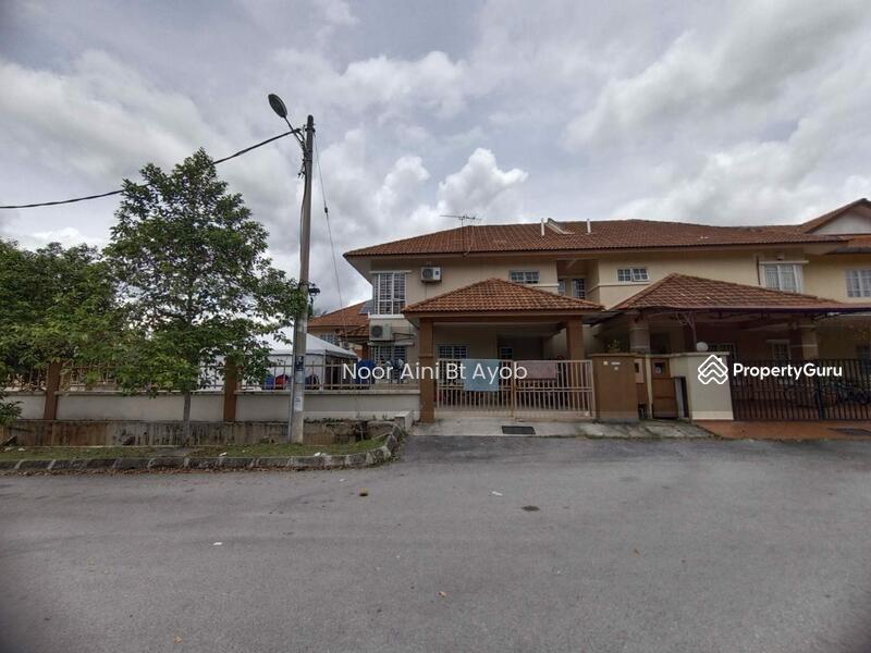 CORNER LOT Seksyen 6 Bandar Bukit Mahkota Bangi Semi D House, Bangi
