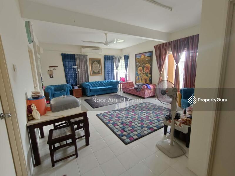 CORNER LOT Seksyen 6 Bandar Bukit Mahkota Bangi Semi D House, Bangi