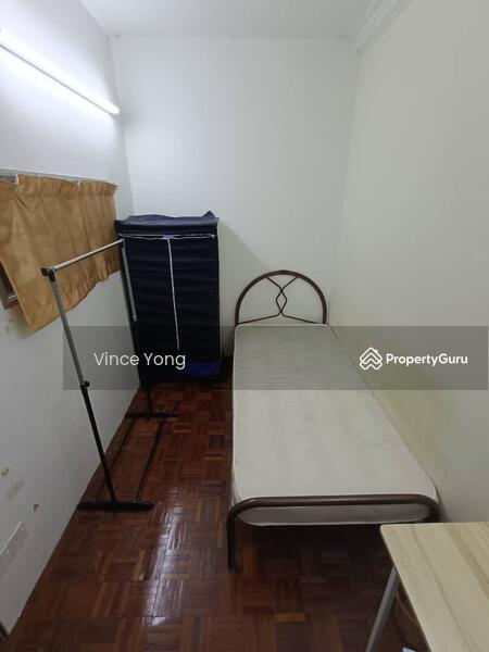 For Rent - Room Available for Rent in SS2 with Free WiFi
