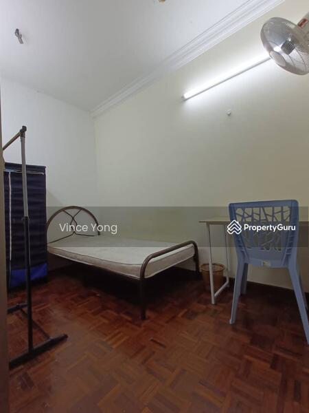 For Rent - Room Available for Rent in SS2 with Free WiFi