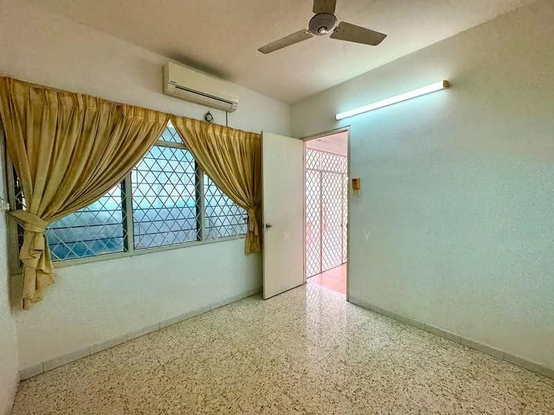 Rumah Berkembar untuk Dijual di Pulau Tikus (Penang) - Ping Koay - Living Room - PropertyGuru.com.my