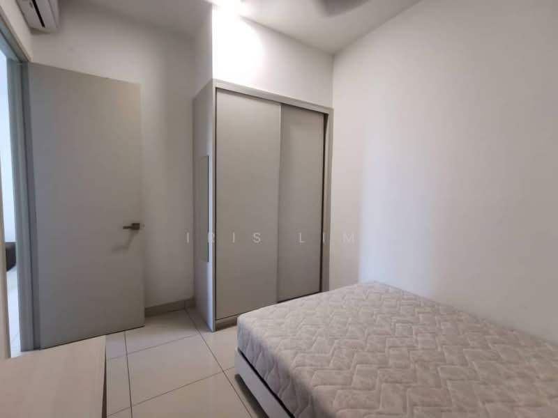 Kondominium untuk Dijual di The Raffles Suites - Iris Lim - Bedroom - PropertyGuru.com.my