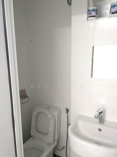 Service Residence for Sale at Maritime Suite - Rex Tung - Bathroom - PropertyGuru.com.my