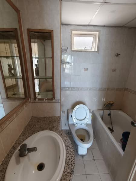 Condominium for Sale at Gold Coast Resort Condominium - Jacky Yeoh - Bathroom - PropertyGuru.com.my
