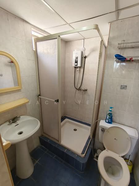 Condominium for Sale at Gold Coast Resort Condominium - Jacky Yeoh - Bathroom - PropertyGuru.com.my