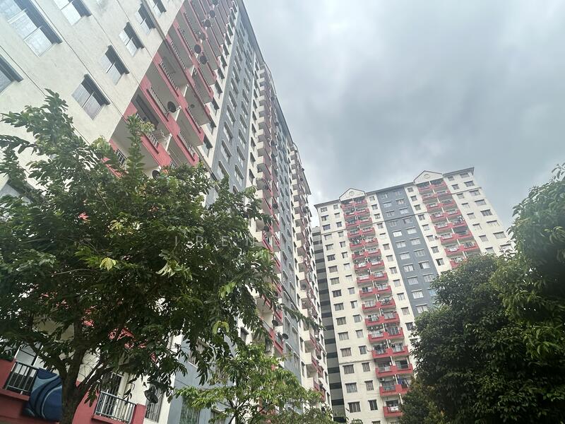 For Sale - Vista Pinggiran Apartment