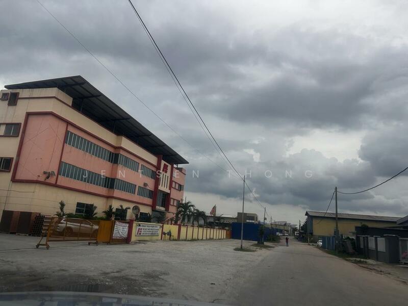 Untuk Disewa - Kampung Baru Sungai Buloh