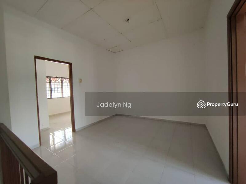 Kulai Taman Putri Double Storey Terrace House Unblock View, Kulai