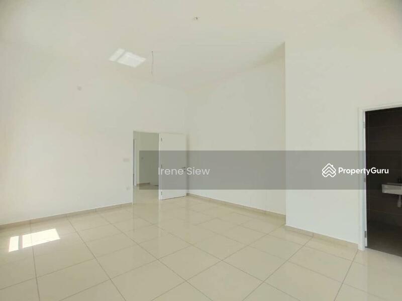 End lot with extra land Suriaman 2A Dellora Brand New Sendayan, Bandar