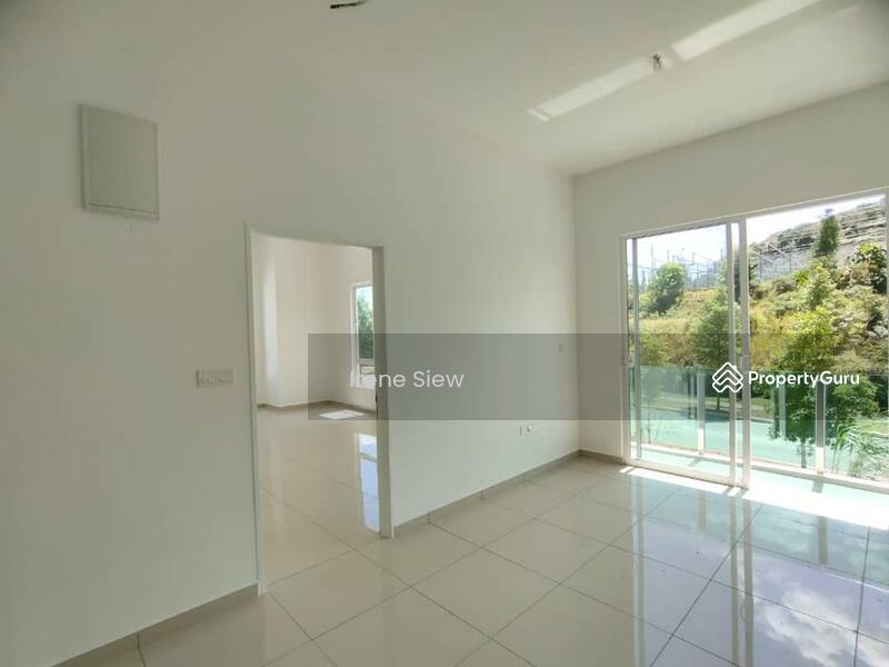 End lot with extra land Suriaman 2A Dellora Brand New Sendayan, Bandar