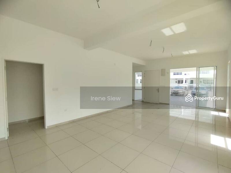 End lot with extra land Suriaman 2A Dellora Brand New Sendayan, Bandar