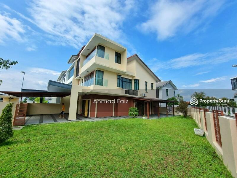 House equipped with solar panel