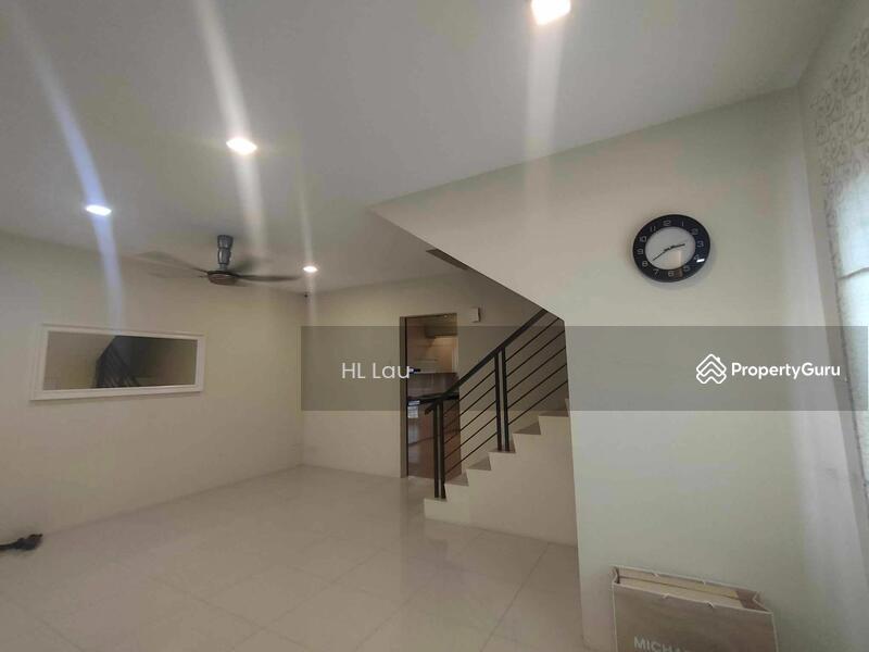 Renovated 2 Sty Nlot Terrace House with 5ft land Bandar Nusa Rhu U10