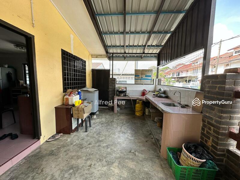 Taman Makmur Kulai Corner Unit, Jalan Makmur, Kulai, Johor, 3 Bedrooms