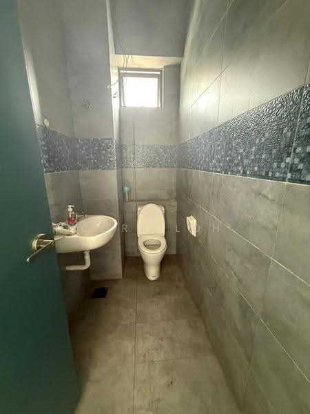 Kilang untuk Disewa di Masai (Johor) - Cora Loh - Bathroom - PropertyGuru.com.my