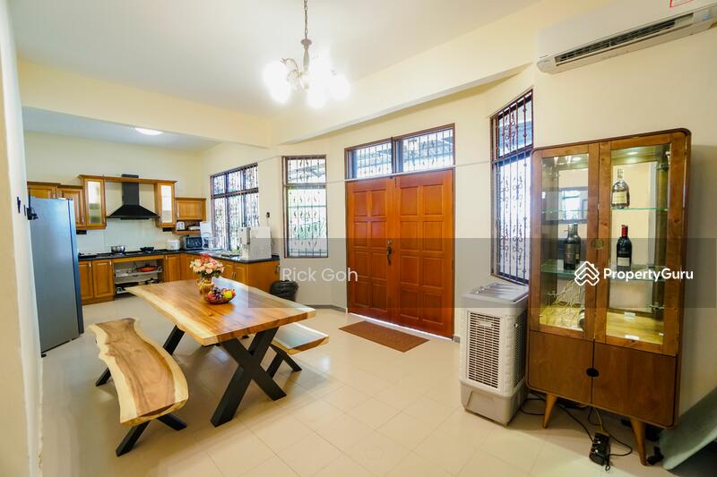 Untuk Disewa - Bungalow at Batu Ferringhi