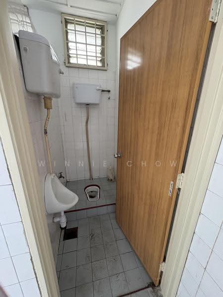 Shop for Rent in Shah Alam (Selangor) - Winnie Chow - Bathroom - PropertyGuru.com.my