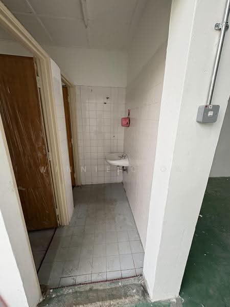 Shop for Rent in Shah Alam (Selangor) - Winnie Chow - Interior - PropertyGuru.com.my