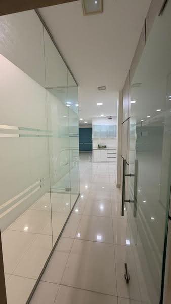 Kedai untuk Disewa di Shah Alam (Selangor) - Winnie Chow - Corridor - PropertyGuru.com.my