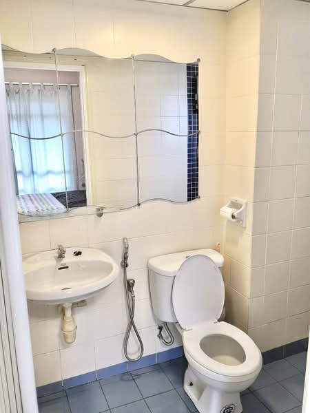 Condominium for Sale at Perdana Exclusive - Nick Yeoh - Bathroom - PropertyGuru.com.my