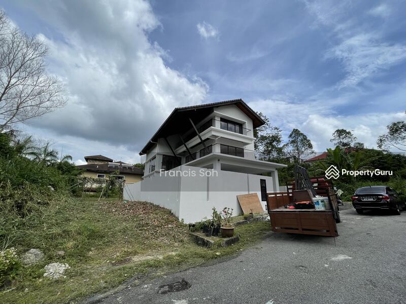 Untuk Dijual - Taman Equine, Bungalow with swimming pool