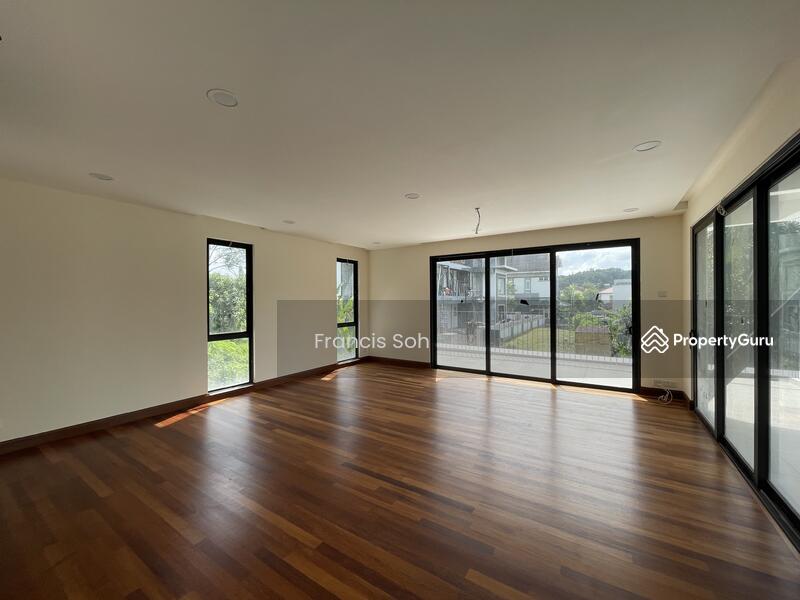 Untuk Dijual - Taman Equine, Bungalow with swimming pool