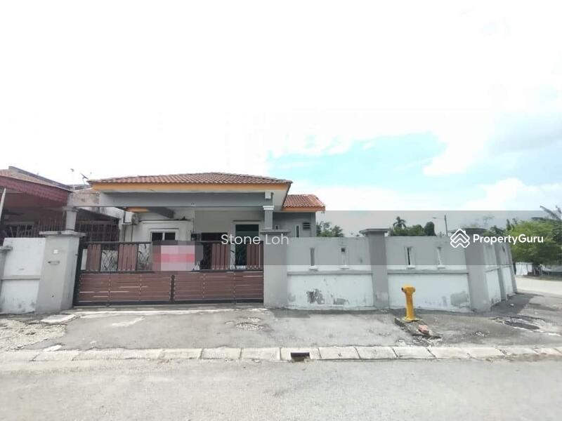 PENGKALAN STATION 18 SINGLE STOREY BIG CORNER HOUSE FOR SALES, Station