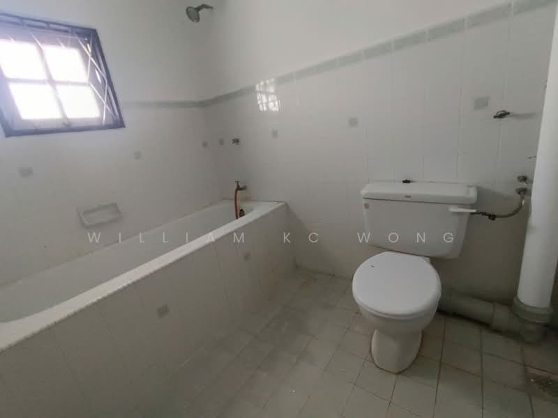 3-storey Terraced House for Sale in Sungai Ara (Penang) - William KC Wong - Bathroom - PropertyGuru.com.my