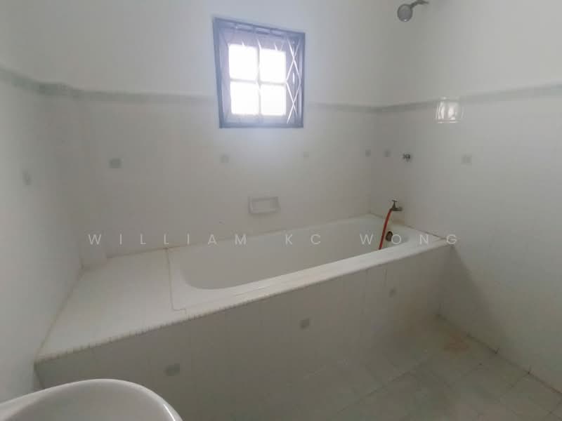 3-storey Terraced House for Sale in Sungai Ara (Penang) - William KC Wong - Bathroom - PropertyGuru.com.my