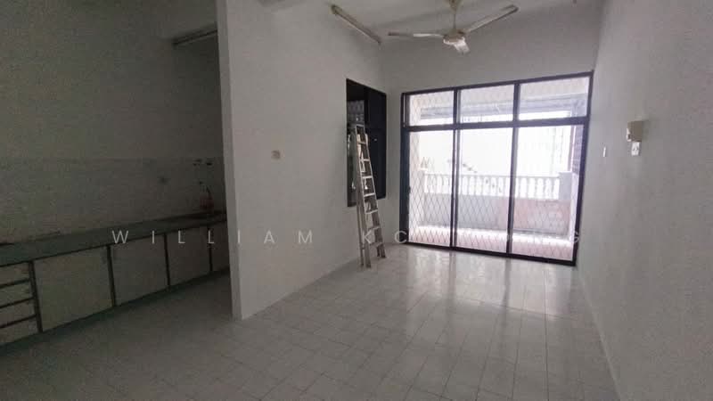 3-storey Terraced House for Sale in Sungai Ara (Penang) - William KC Wong - Living Room - PropertyGuru.com.my
