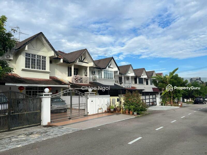 Taman Perling Double Storey House, Jalan Persisiran Perling, Perling