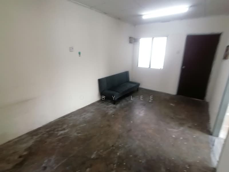 Flat for Rent at Seksyen 2 Wangsa Maju Flat - Bobby Lee - Living Room - PropertyGuru.com.my