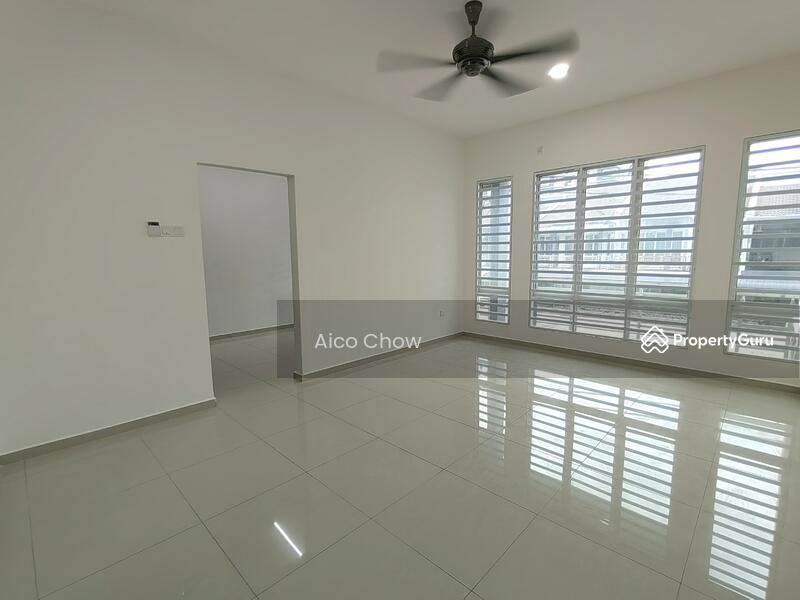 Botani Freehold Taman Lapangan Hartamas Double Storey House For Sale