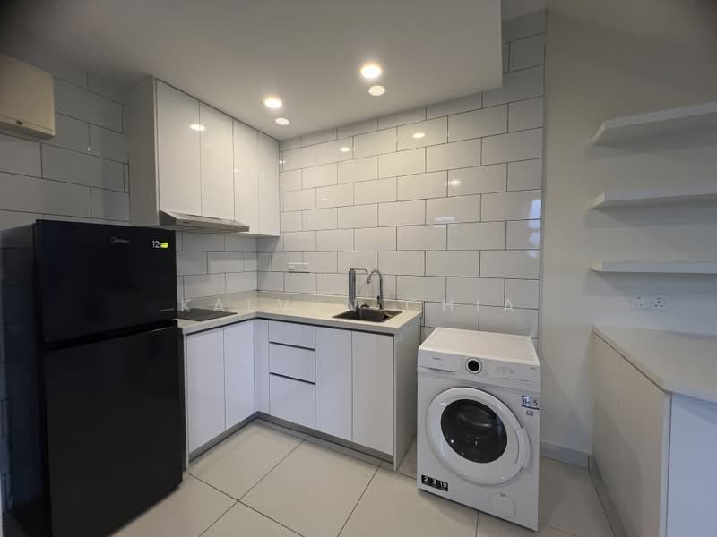 Servis Apartment untuk Disewa di Arte Mont Kiara - Kalvyn Chia - Kitchen - PropertyGuru.com.my