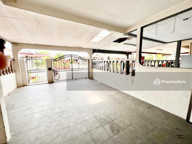 Rumah Teres 2 Tingkat untuk Dijual di Kampar (Perak) - Kevin Chai - Car Porch - PropertyGuru.com.my