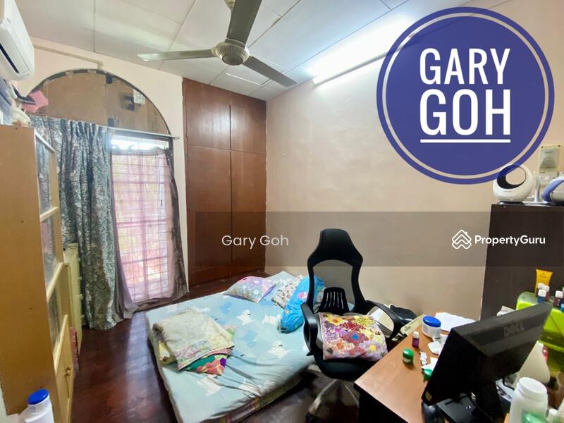 2 Storey Terrace Island Glades 2300sqft Long Carporch Greenlane