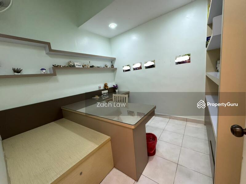 Single Storey House Austin Residence Taman Mount Austin, Mount Austin